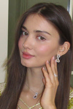 Load image into Gallery viewer, Linked-Hearts Necklace
